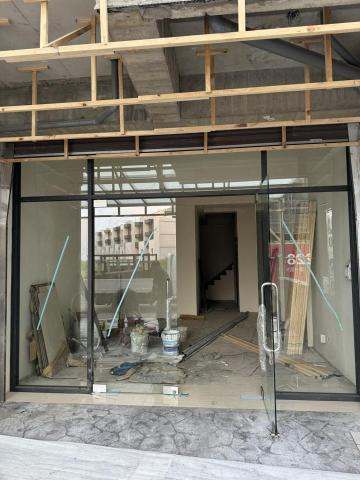 天鼎金屬玻璃工程行 - 鋁框玻璃門面