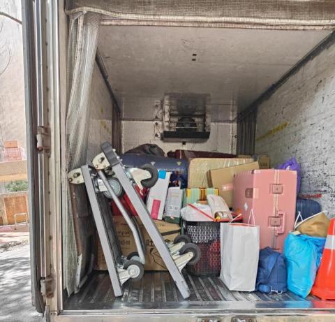 張廣勇 - 學生搬家