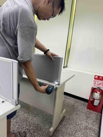 Jo將精緻搬家貨運 - 鎖OA的隔板 Jo將精緻搬家貨運 - 鎖OA的隔板