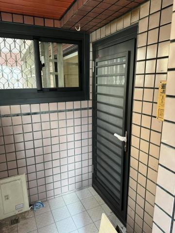 天鼎金屬玻璃工程行 - 三合一門