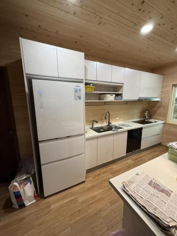 安盛系統廚具 賴 - 小木屋 依照客戶需要幫她呈現出鄉村加現代的風格