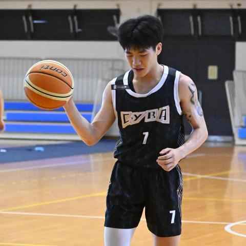 提供桃園車站養生館服務的專家李建曄