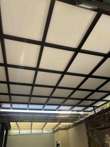 Meng - 採光罩車庫