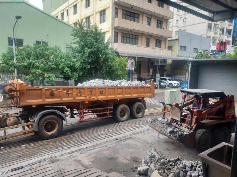劉承宗 - 廠房拆除後 廢棄物清運