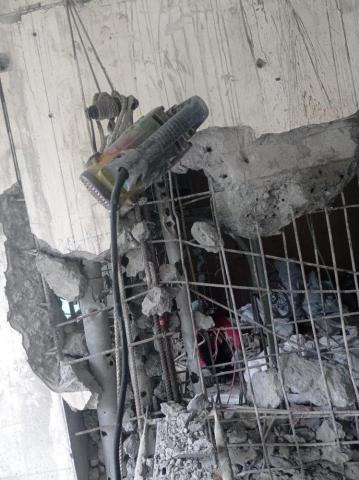 劉承宗 - 金山，35公分混凝土牆人工打除