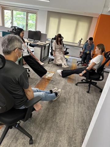 陳亞蘭/護理師兼健身教練 - 辦公室伸展活動
