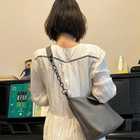 提供代購服務的專家Alison Li