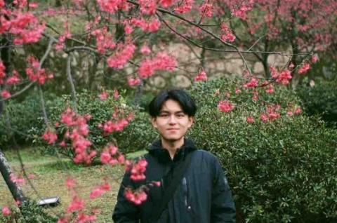 提供八里國小服務的專家束承叡