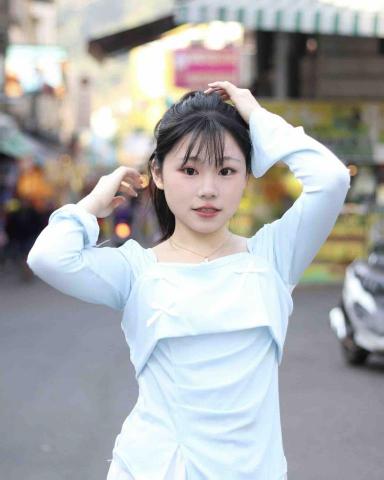 提供宣傳海報服務的專家Meoww0.0