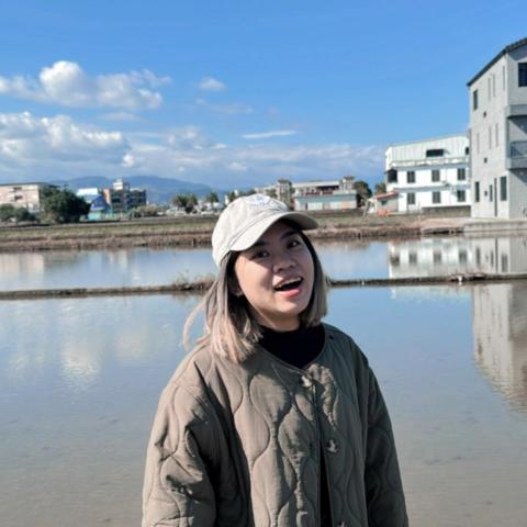 顏霈瑜 顏霈瑜
