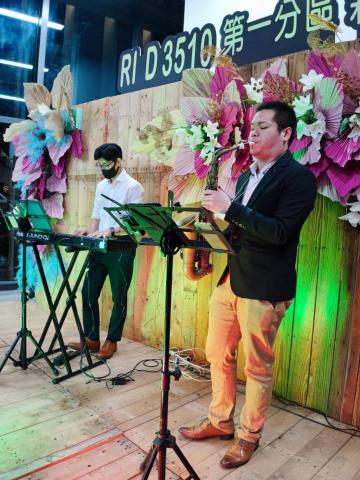 愛麗絲創藝行銷有限公司 - 餐會演出 :  爵士樂 薩克斯風 + 鍵盤