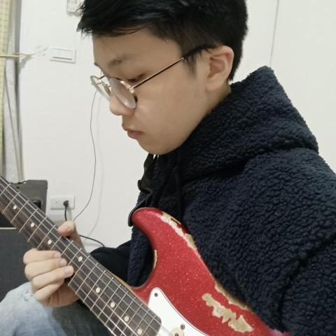 提供初學者吉他服務的專家聖博 Lucas