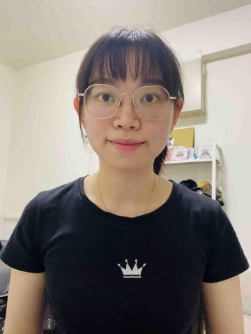 提供壁貼之家服務的專家許紘竫