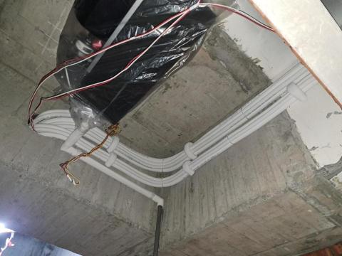 卓文勝 - 管線包覆整齊，吊隱