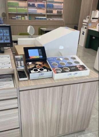 連網廣告 - 鏡片體驗桌