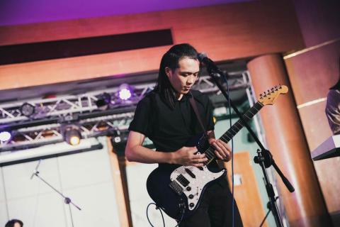 提供吉他店台北服務的專家賴建銘