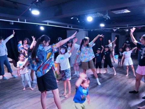 韓芷瑜 - 兒童劇《稻香村的鹿》擔任舞蹈教學