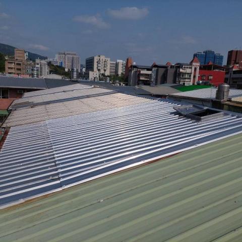 宏博金屬 - 鐵屋 加蓋白鐵板或烤漆板