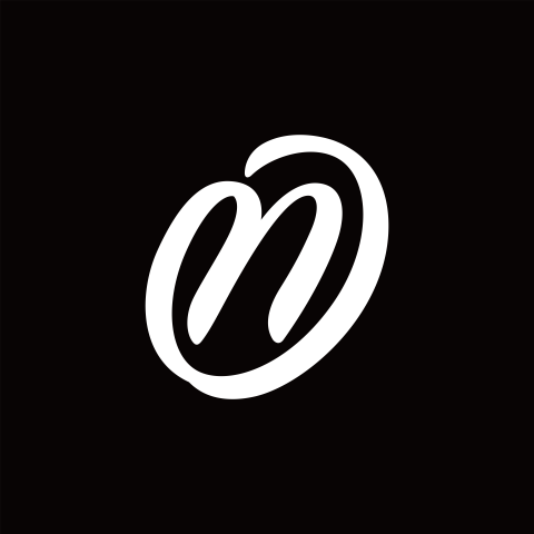 N+at Studio - 我們工作室的Logo，結合n和@。倒置的外圈象徵身處於這世界中的我們依然選擇保持自己的不羈。