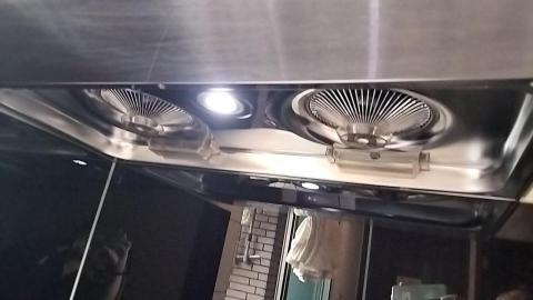 柚子清潔工作室 - 6/12日上午清潔完，3年卡油垢，重油污的抽油煙機，清潔完的作品