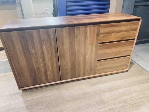 工具職人-阿維師傅🪛🔧🔨 - 「傢俱組裝」質感很硬的餐櫃,生意興隆! 工具職人-阿維師傅🪛🔧🔨 - 「傢俱組裝」質感很硬的餐櫃,生意興隆!