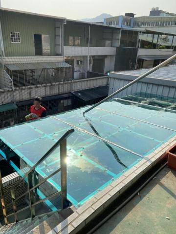 宏博金屬 - 採光遮雨棚