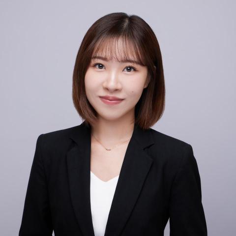 提供美術老師代課服務的專家Tina