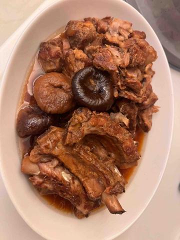 Jade’s kicthen（潔德作菜） - 無花果燉排骨（使用壓力鍋）