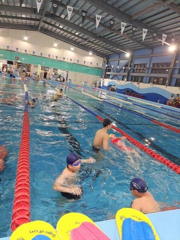 沈惠珠 - 小朋友好厲害，已經開始游仰式了