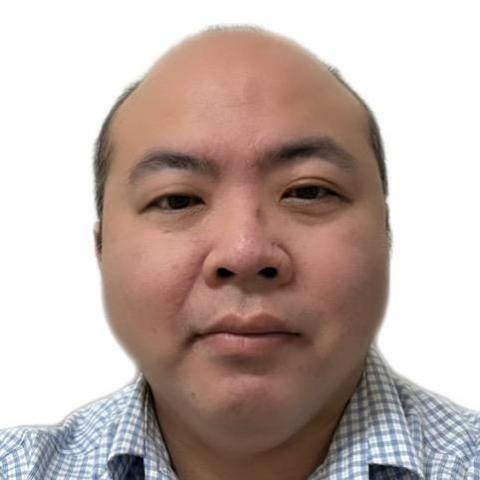 提供高中化學服務的專家Brian Shih (阿麵)