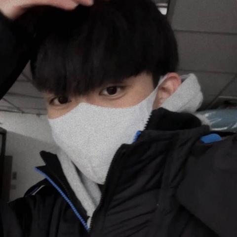 提供寄送機車服務的專家黃泯齊