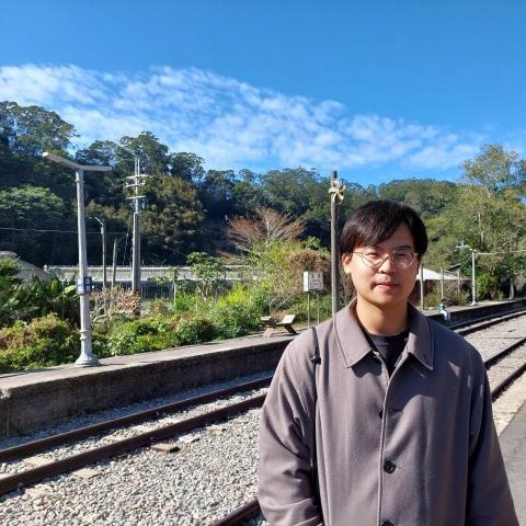 提供106服務的專家侯宏偉