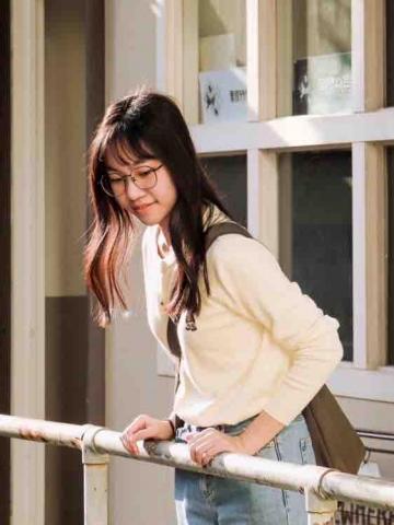 提供高中公民服務的專家胡韶芹