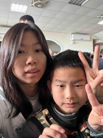 莊媚旋 - 之前帶營隊的小孩?