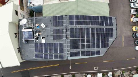 Mike Huang - 太陽能板建置