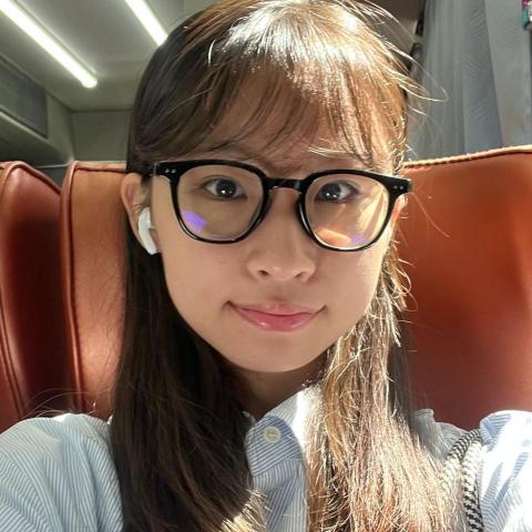 提供canva履歷服務的專家鄭孟柔