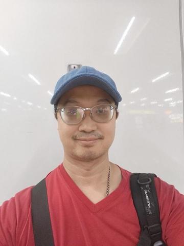 提供電梯車廂服務的專家鄧晉陽