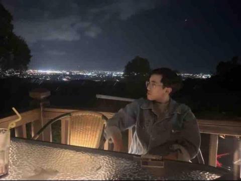 提供批土服務的專家張哲瑋