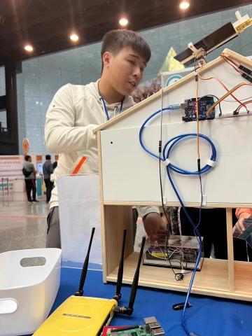 Felix - 專題講解