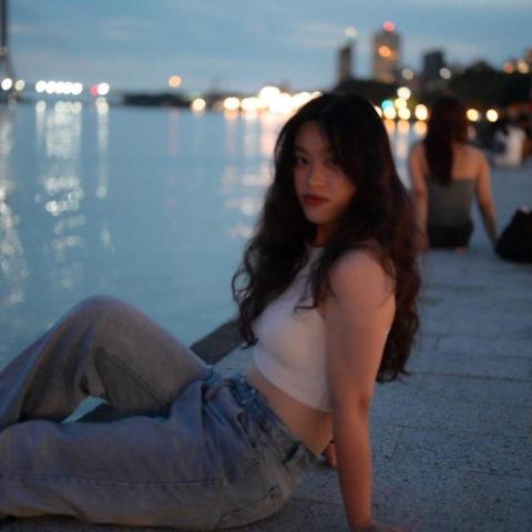 提供hebe演員服務的專家Hebe Huang