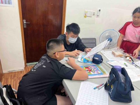 喬詳竣 - 到學校附近免費輔導國高中小學生 