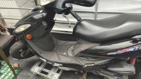 僑輊機車道路救援 - 踏板鐵架斷裂