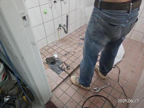 家宜事業 - 廁所拆除