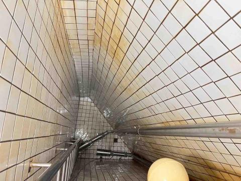 林育賢 - 水塔清洗前