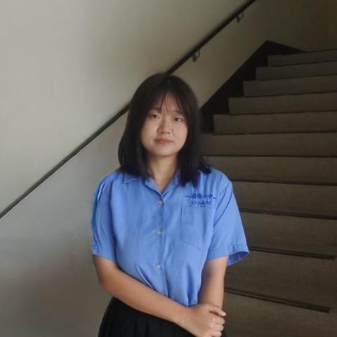 提供衝浪教學費用服務的專家黃裘媗