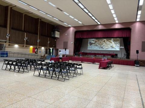 立翔企業 - 高亮度雷射投影機 租賃 立翔企業 - 高亮度雷射投影機 租賃