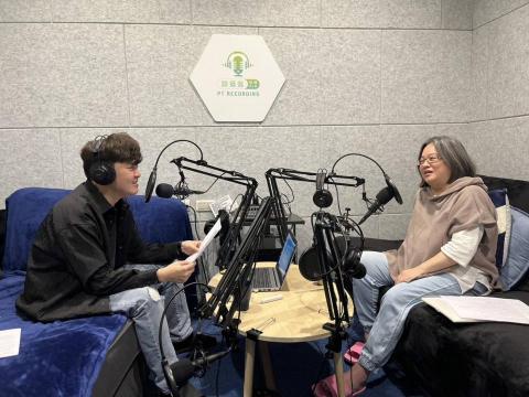 A-Lun (阿綸)活動規劃/情感諮詢/人際溝通教練 - 感情不好說啦Podcast錄製，來賓果陀劇場總監