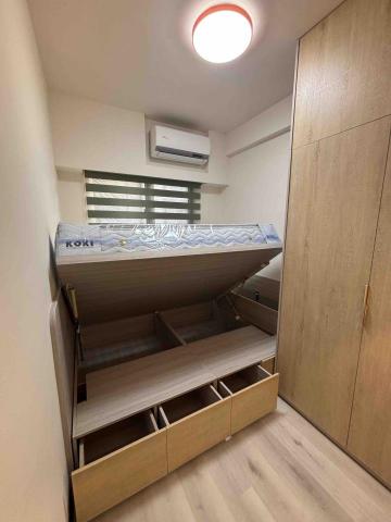 澄映室內設計、系統櫃、訂製櫃 - 多功能收納床（適用靠窗房）
外側規劃抽屜好拿
後側使用掀床可放大型物件
規劃設計、工廠直營、一條龍服務