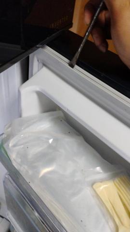 煜伸水和電維修 - 冰箱膠條更換