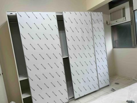 專業水電師傅，3C專家 - 推門式衣櫃